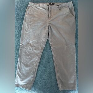 Men's Under 5’10” Gray Chino Pants